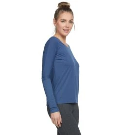 Onzie Drapey V-back Long Sleeve Coverup Pebble 8 Onzie Drapey V-back Long Sleeve Coverup Pebble -Pranty Yoga Shop 1740135268387 pebble 3a