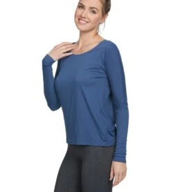 Onzie Drapey V-back Long Sleeve Coverup Pebble 10 Onzie Drapey V-back Long Sleeve Coverup Pebble -Pranty Yoga Shop 1740135268387 pebble 5a