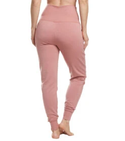 Beyond Yoga Cozy Fleece Foldover Long Sweatpant Joggers Pink Lei -Pranty Yoga Shop 1740137988131 pinklei 3a