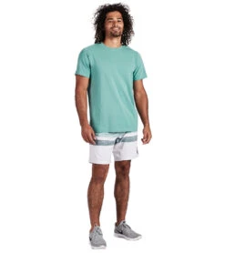 Vuori Men's Tuvalu Stretch Tee Aloe -Pranty Yoga Shop 1740139757603 aloe 4a