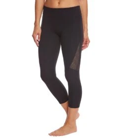Beyond Yoga Quilt While Ahead Yoga Capris Black 11 Beyond Yoga Quilt While Ahead Yoga Capris Black -Pranty Yoga Shop 1740198510627 black