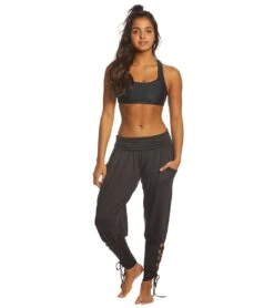 Onzie Mudra Yoga Sports Bra -Pranty Yoga Shop 1740294193187 black 4a 1