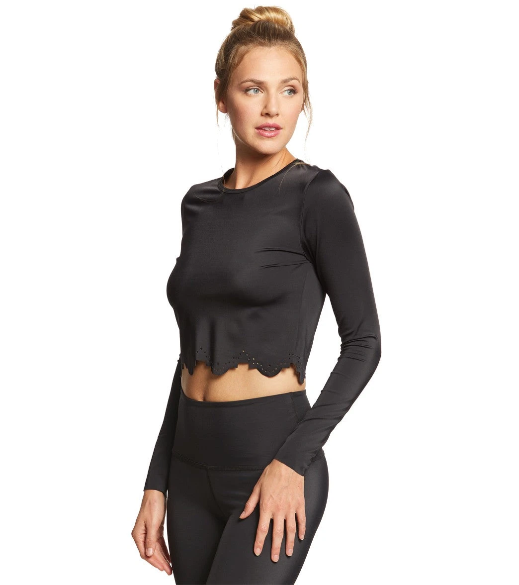 Beyond Yoga Cruz Scalloped Cropped Long Sleeve Top Black 3 Beyond Yoga Cruz Scalloped Cropped Long Sleeve Top Black