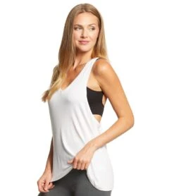 Beyond Yoga Twisted Racerback Tank -Pranty Yoga Shop 1740372115491 white 3a