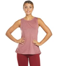 Balance Collection Evy Twist Yoga Tank Top Crushed Berry