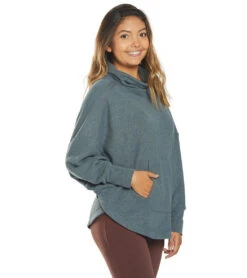 PrAna Cozy Up After Yoga Poncho 21 PrAna Cozy Up After Yoga Poncho -Pranty Yoga Shop 1741813219363 greyblueheather 2a