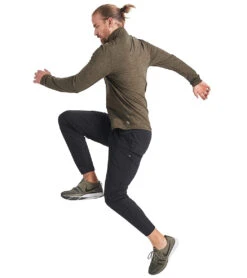 Vuori Men's Ease Performance Yoga 1/2 Zip Evergreen Heather -Pranty Yoga Shop 1741818003491 evergreenheather 5a 1