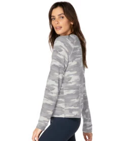Beyond Yoga Hacci Favorite Raglan Crew Yoga Pullover Gray Camo Heather