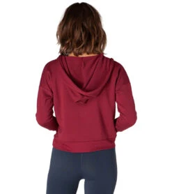 Beyond Yoga Talk It Overlap Cropped Yoga Hoodie -Pranty Yoga Shop 1741824262179 teamburgundy 4a