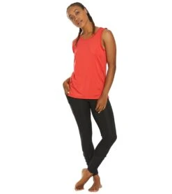 Marika Hera Yoga Tank -Pranty Yoga Shop 1741847527459 poinsettia 4a