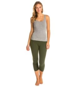 Beyond Yoga Essential Gathered Yoga Capris Wintergreen -Pranty Yoga Shop 1745876221987 wintergreen 4a
