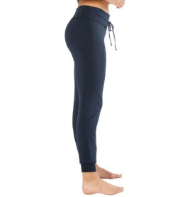 Beyond Yoga Cozy Fleece Lounge Around Midi Joggers Nocturnal Navy -Pranty Yoga Shop 4459186389035 nocturnalnavy 4a
