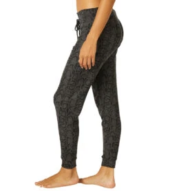 Beyond Yoga Brushed Up Lounge Around Jogger -Pranty Yoga Shop 4459283021867 charcoalcobra 3a