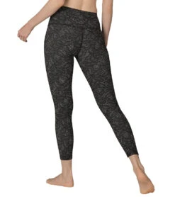 Beyond Yoga Spacedye So Lacy High Waisted 7/8 Yoga Leggings -Pranty Yoga Shop 4494088241195 blackwhitelace 4a