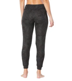 Beyond Yoga Brushed Up Lounge Around Jogger -Pranty Yoga Shop 4501440102443 blackwildcat 2a 1