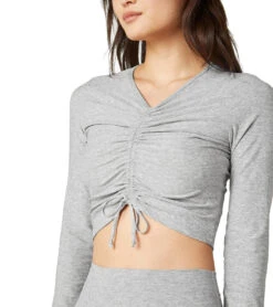 Beyond Yoga Featherweight Scrunch It Up Cropped Pullover -Pranty Yoga Shop 4501662728235 silvermist 4a