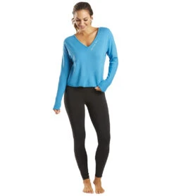 Good HYOUman Ann Love Lives Here Pullover Azure 9 Good HYOUman Ann Love Lives Here Pullover Azure -Pranty Yoga Shop 4848190685227 azure 4a