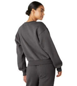Beyond Yoga WFH Fleece Cropped Crew Charcoal -Pranty Yoga Shop 6582269739051 charcoal 3a