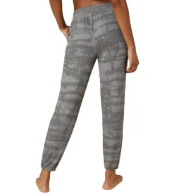 Beyond Yoga Printed Easy Weekend Sweatpant -Pranty Yoga Shop 6582272655403 graystripeddye 3a 1