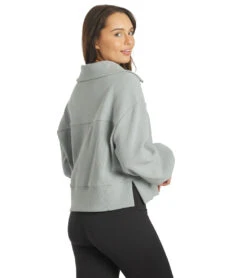 Varley Ramona Half Zip Quarry -Pranty Yoga Shop 6707204456491 quarry 3a