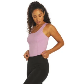 Year Of Ours The Tread Crop -Pranty Yoga Shop 6855336099883 tulip 4a