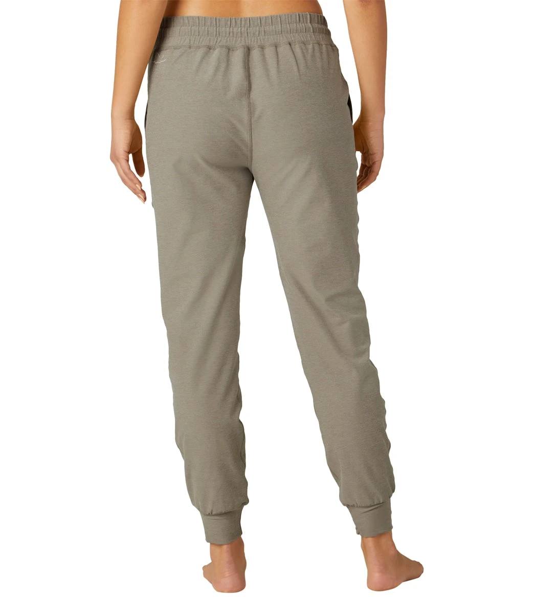 Beyond Yoga Spacedye Commuter Midi Joggers Birch Heather 4 Beyond Yoga Spacedye Commuter Midi Joggers Birch Heather - Image 2